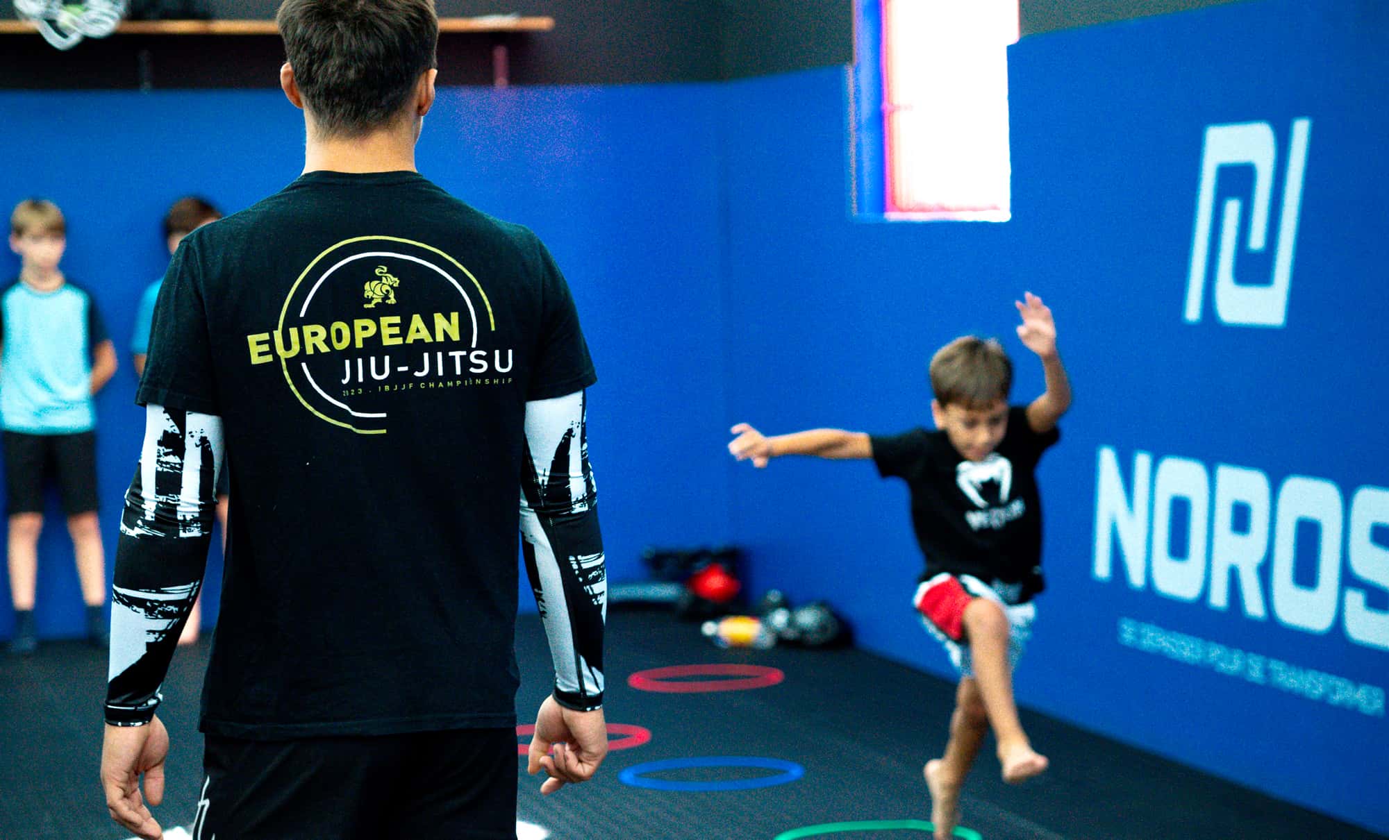 Cours enfants boxe au club NOROS à Bègles Bordeaux
