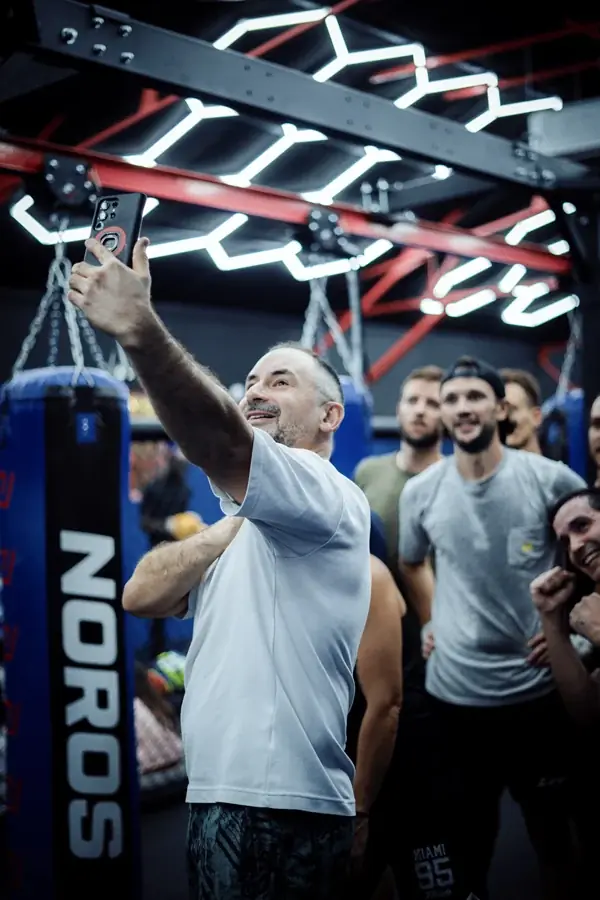 Greg en cours de boxe au club NOROS à Bègles